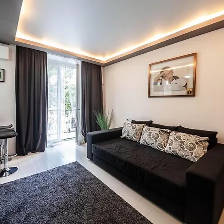 Panoramic View On Stefan Cel Mare Apartment *